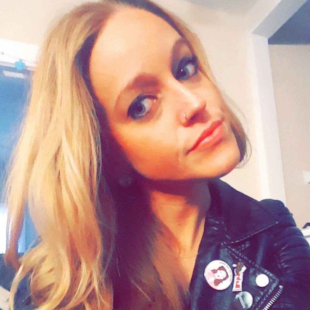 Meet your Posher, Elizabeth